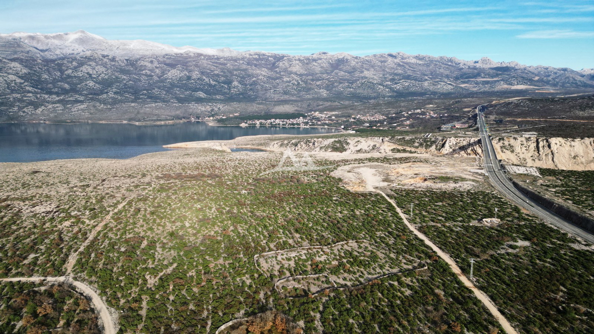 MASLENIČKO ŽDRILO - TERRENO EDIFICABILE DI 615 M2 - STRADA DI ACCESSO - ACQUA E ELETTRICITÀ FINO AL TERRENO - 61.500 €