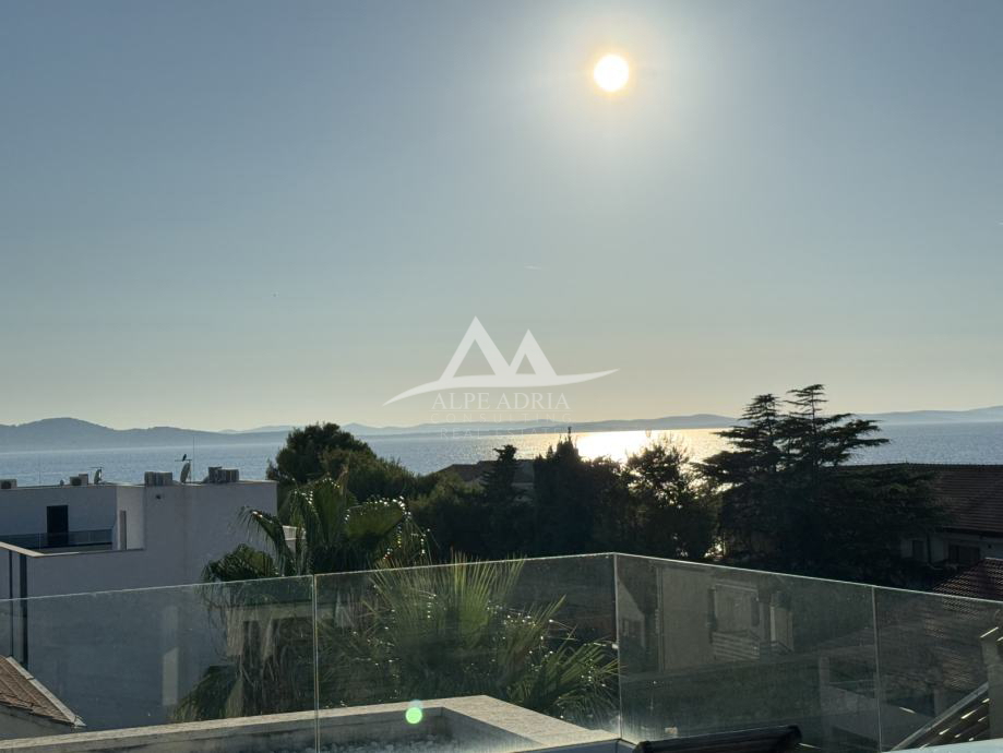 Appartamento di lusso con giardino privato e jacuzzi – Diklovac, Zadar