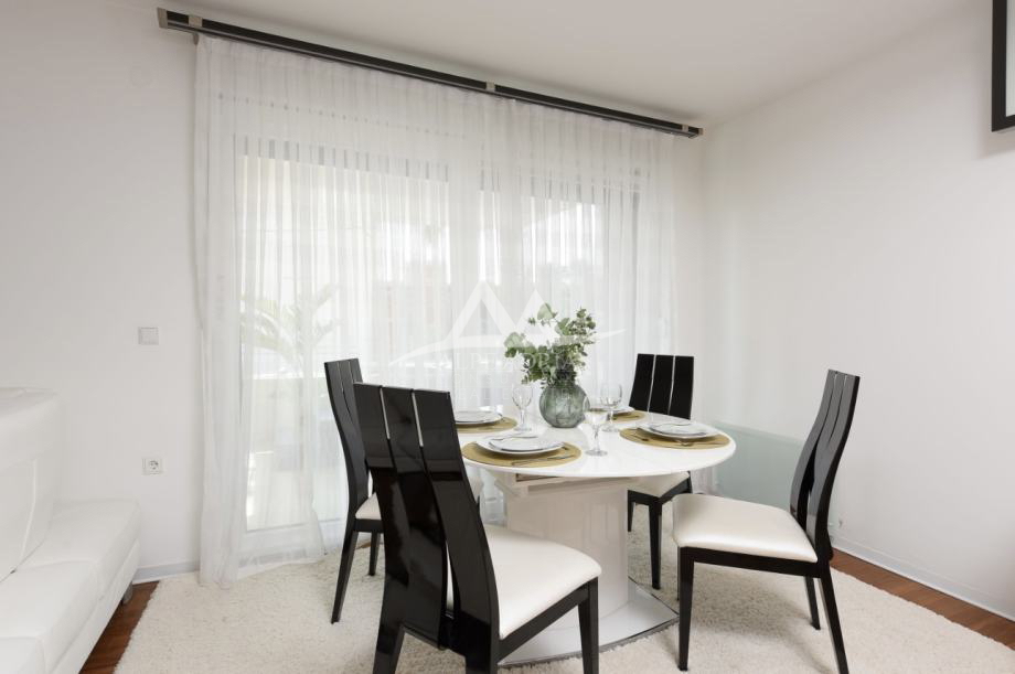 Appartamento di lusso con giardino privato e jacuzzi – Diklovac, Zadar