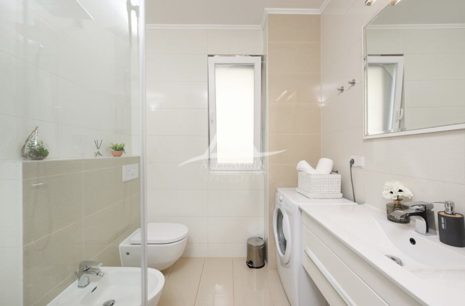 Appartamento di lusso con giardino privato e jacuzzi – Diklovac, Zadar