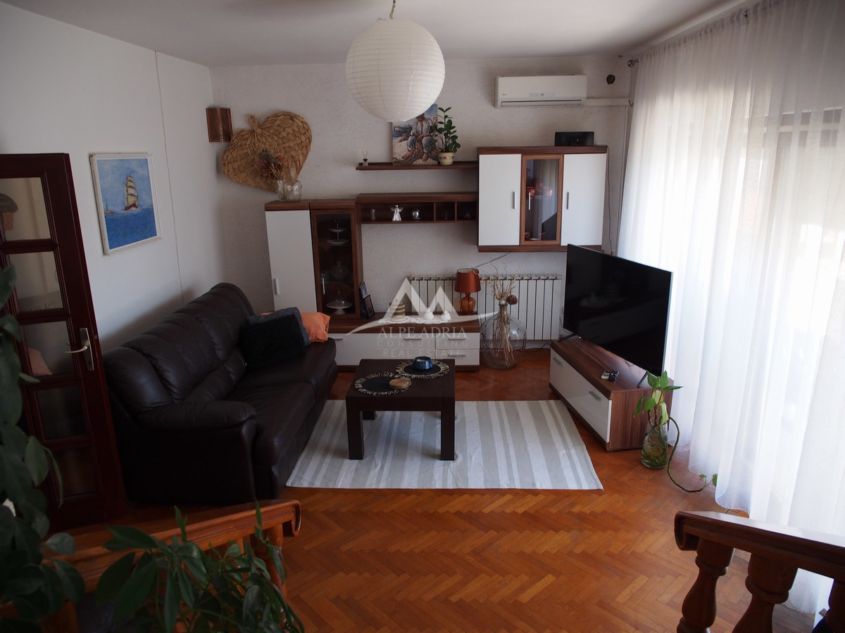 € 400.000 - CON IL PREZZO DI UN APPARTAMENTO ACQUISTI UNA CASA CON DUE APPARTAMENTI