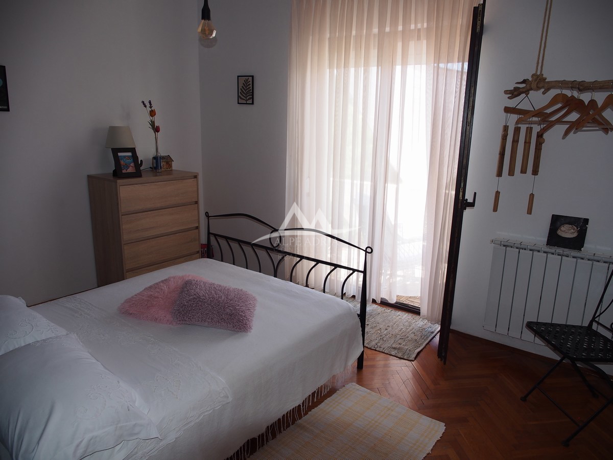 € 400.000 - CON IL PREZZO DI UN APPARTAMENTO ACQUISTI UNA CASA CON DUE APPARTAMENTI
