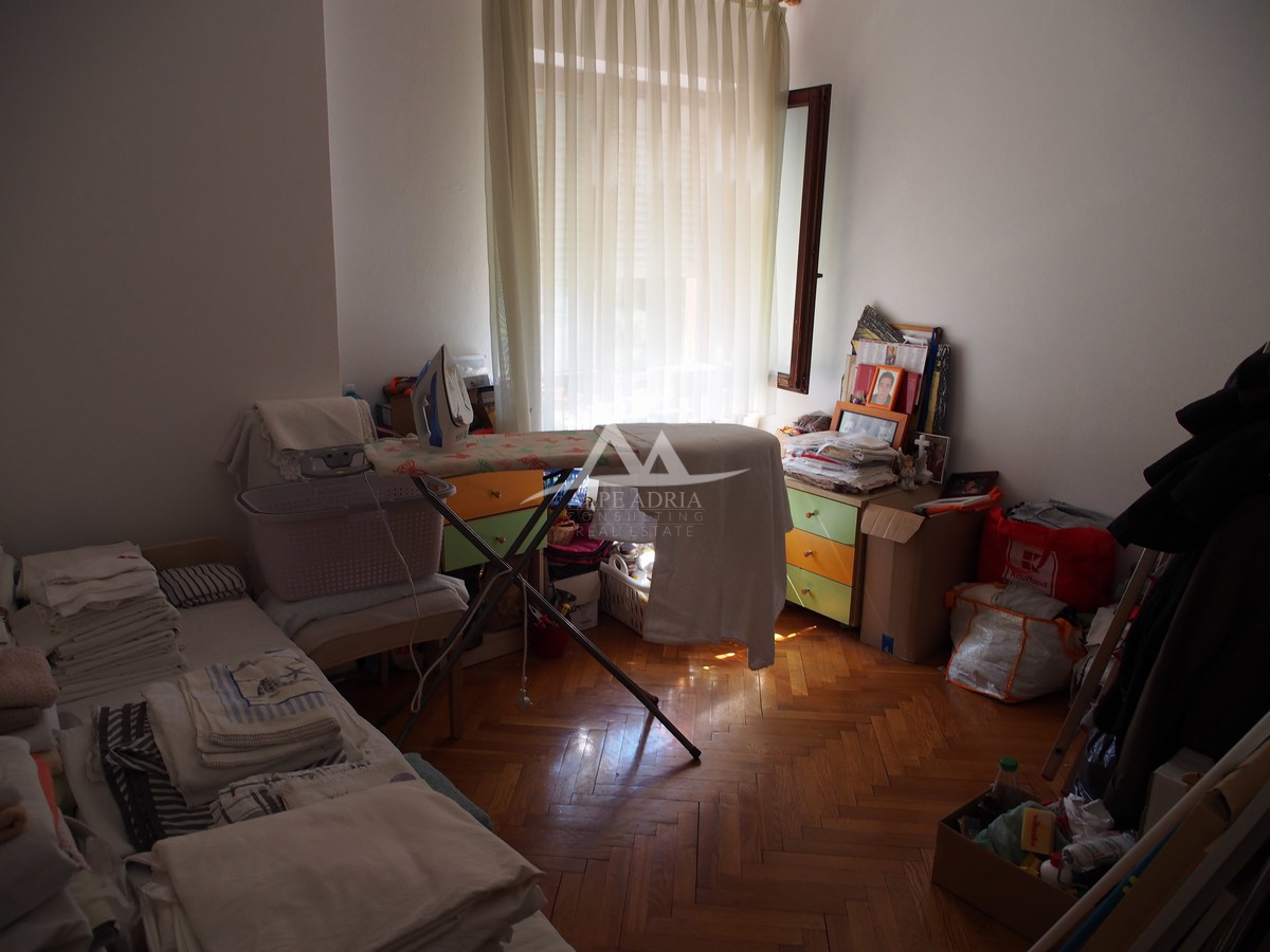 € 400.000 - CON IL PREZZO DI UN APPARTAMENTO ACQUISTI UNA CASA CON DUE APPARTAMENTI