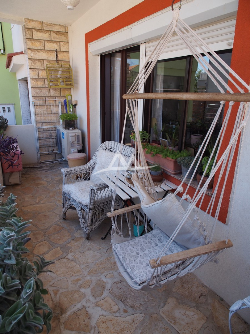 € 400.000 - CON IL PREZZO DI UN APPARTAMENTO ACQUISTI UNA CASA CON DUE APPARTAMENTI