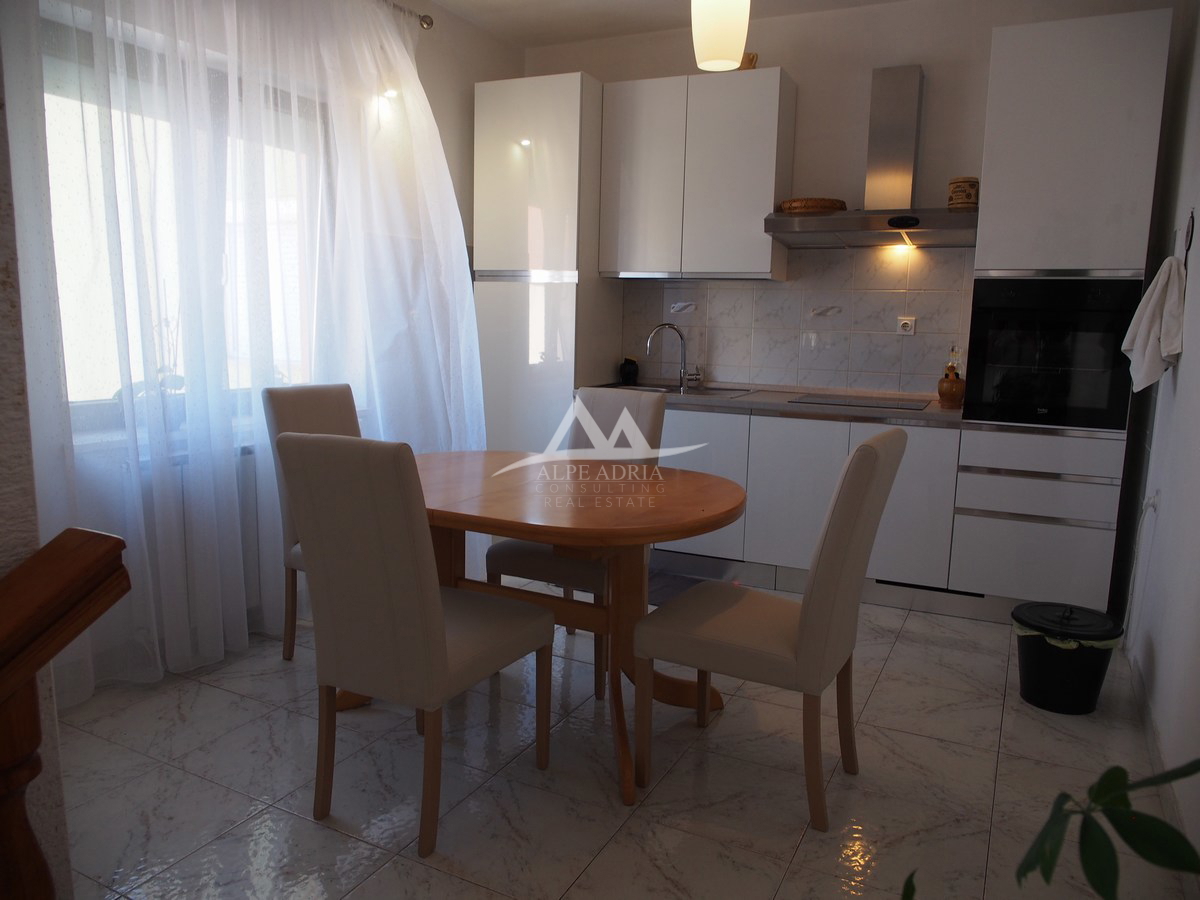 € 400.000 - CON IL PREZZO DI UN APPARTAMENTO ACQUISTI UNA CASA CON DUE APPARTAMENTI