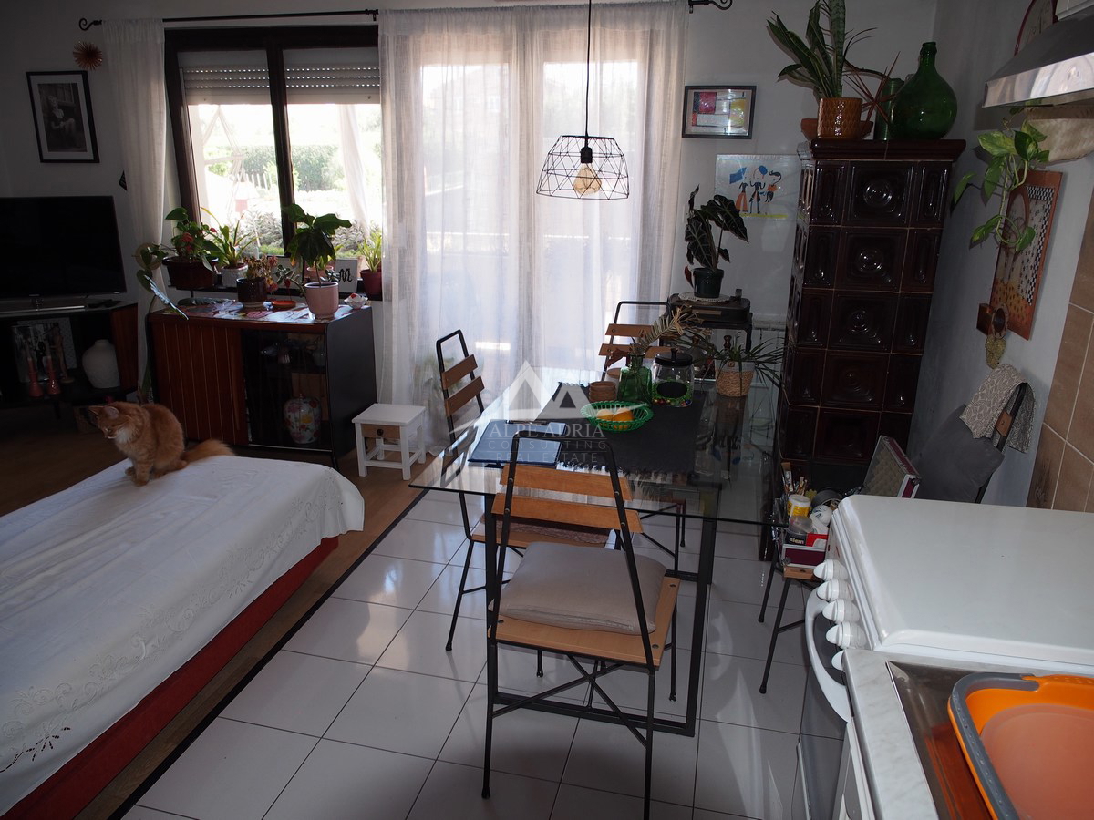 € 400.000 - CON IL PREZZO DI UN APPARTAMENTO ACQUISTI UNA CASA CON DUE APPARTAMENTI