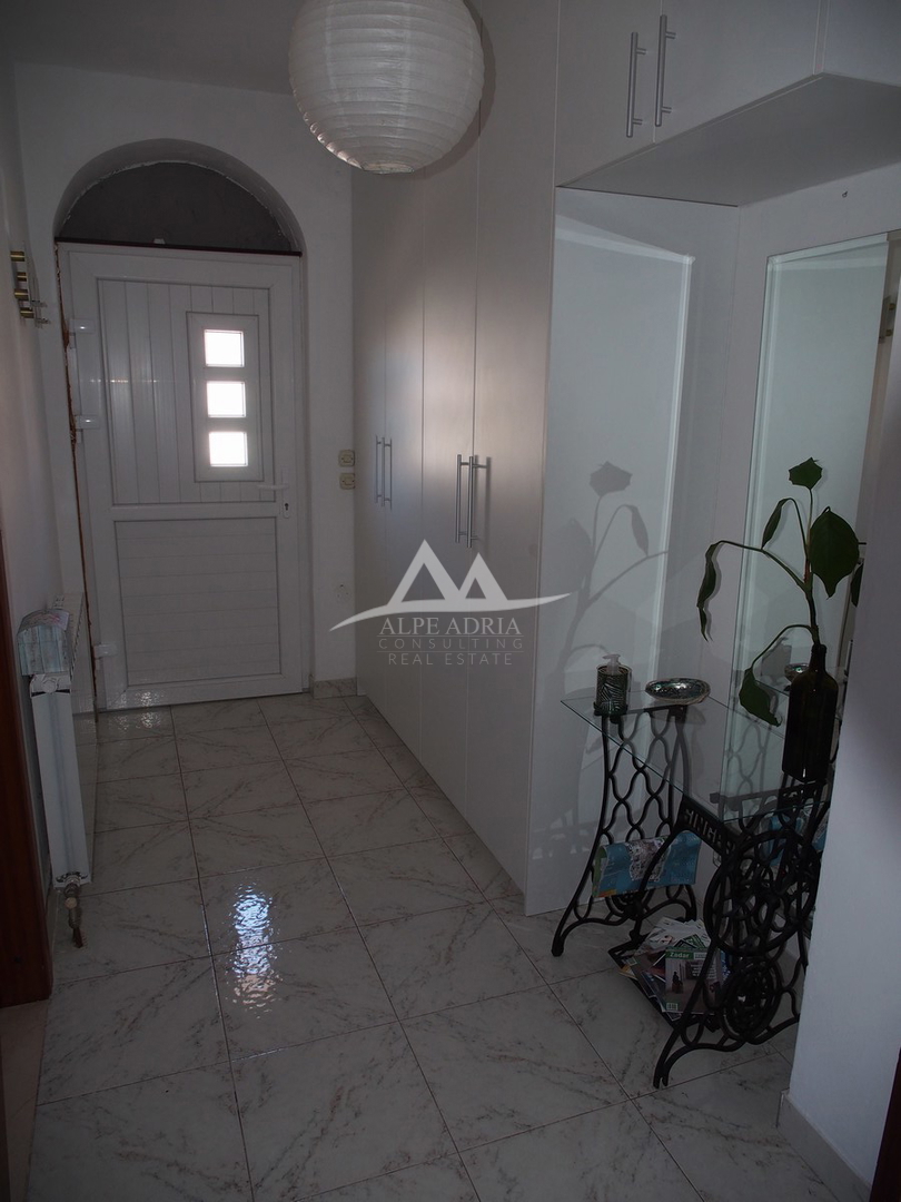 € 400.000 - CON IL PREZZO DI UN APPARTAMENTO ACQUISTI UNA CASA CON DUE APPARTAMENTI