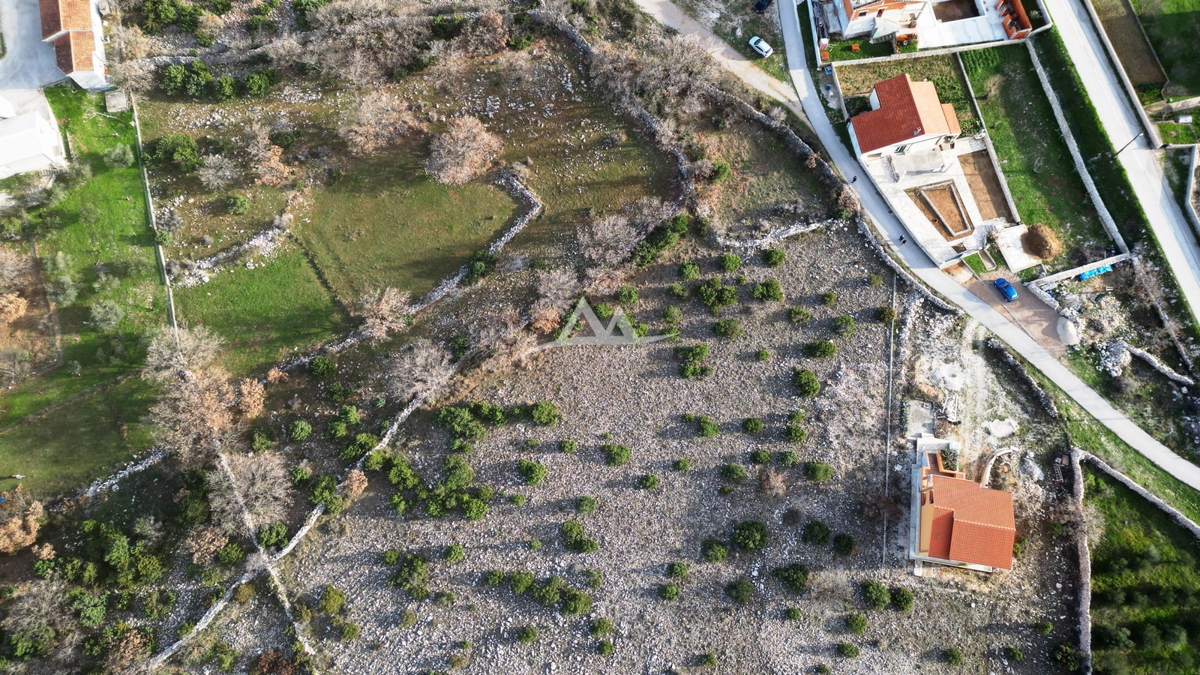 MASLENIČKO ŽDRILO - TERRENO EDIFICABILE 1.879 M2 PLUS 6.873 M2AGRICOLO - € 262.560