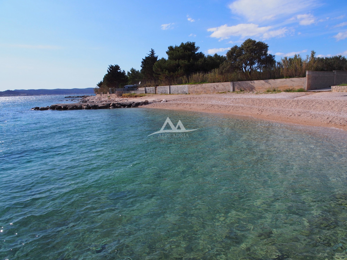 PREZZO RIBASSATO - BIOGRAD - KUMENAT - IDEALE PER INVESTIMENTO