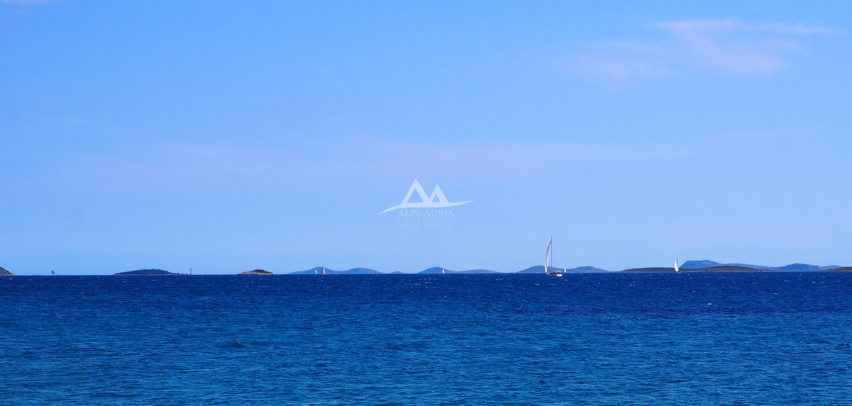 PREZZO RIBASSATO - BIOGRAD - KUMENAT - IDEALE PER INVESTIMENTO