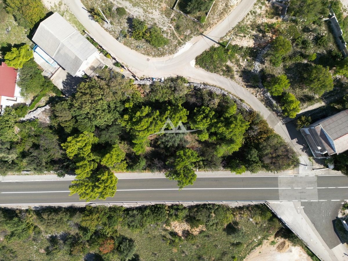 ROVANJSKA .- TERRENO EDIFICABILE 1360 M2 - € 170.000