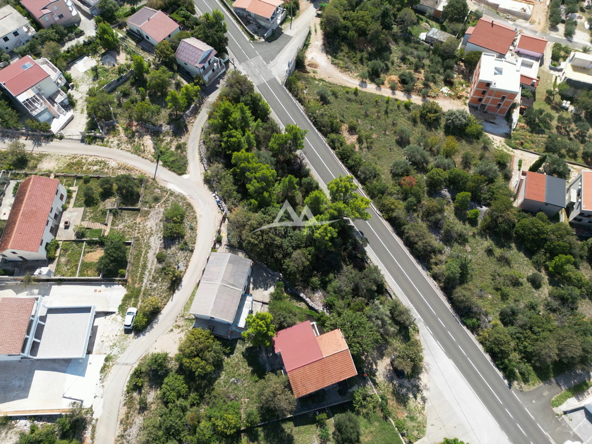 ROVANJSKA .- TERRENO EDIFICABILE 1360 M2 - € 170.000