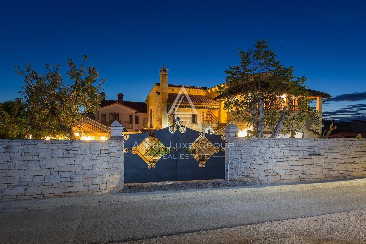 Istria, Sveti Petar – Autentica villa in pietra con piscina in vendita