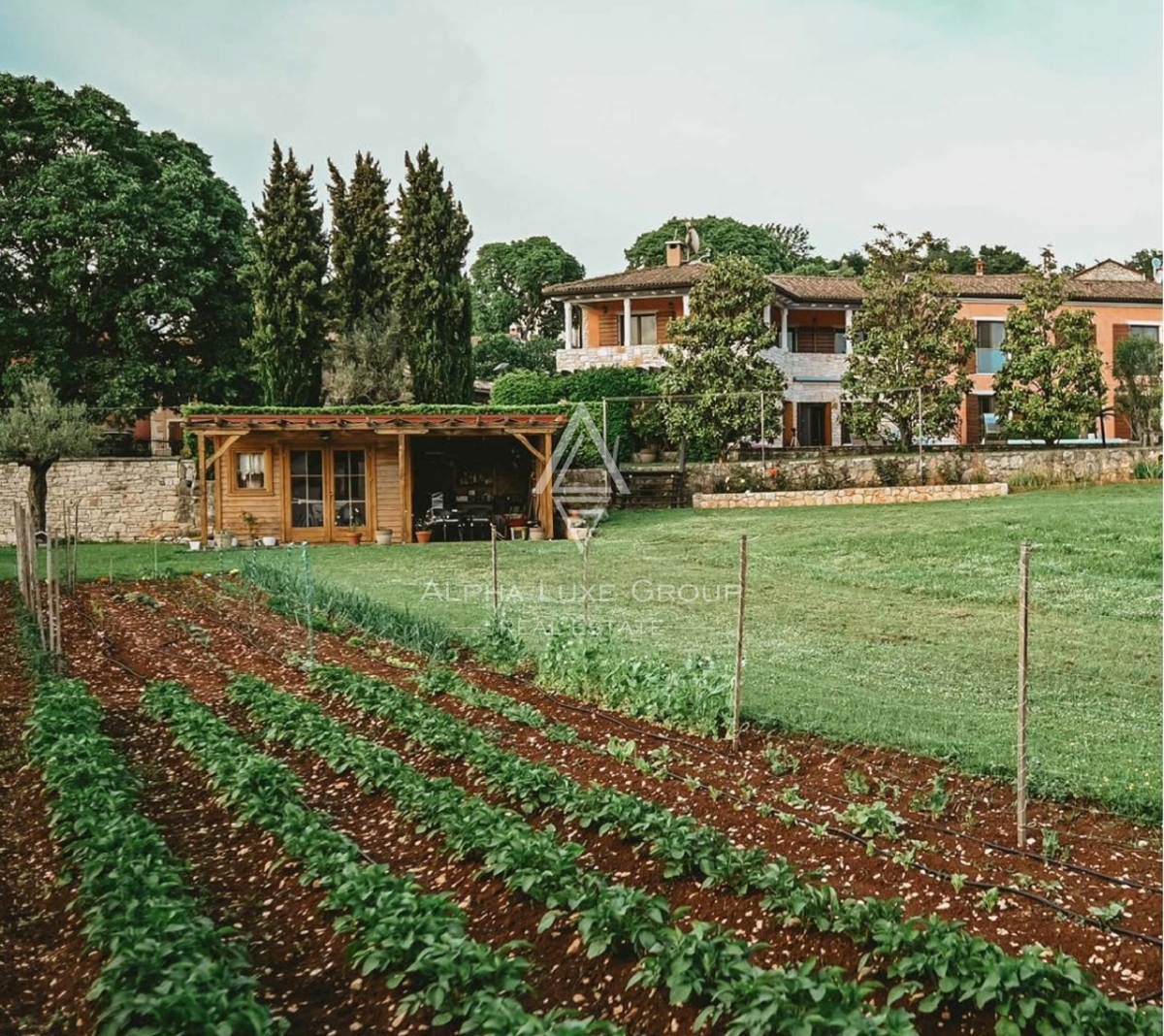 Istria, Rovigno, Villa di lusso con ampio giardino e potenziale edificabile