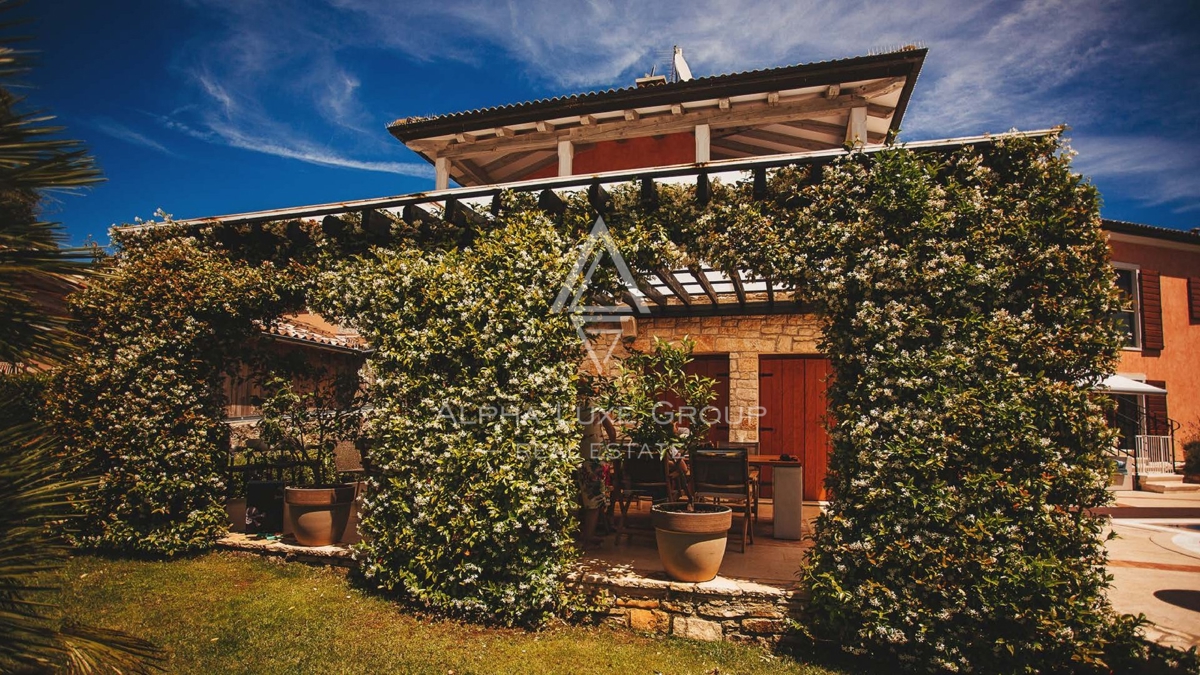 Istria, Rovigno, Villa di lusso con ampio giardino e potenziale edificabile