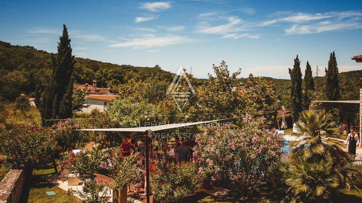 Istria, Rovigno, Villa di lusso con ampio giardino e potenziale edificabile