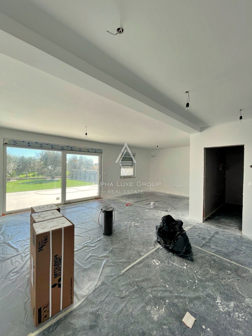 Novigrad, Istria – Appartamento moderno p. terra, giard.