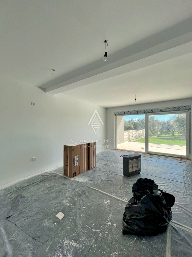 Novigrad, Istria – Appartamento moderno p. terra, giard.