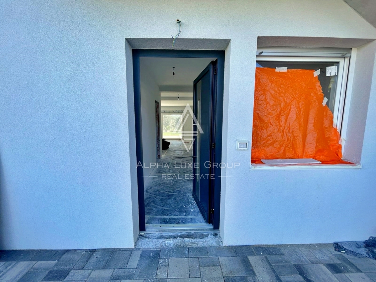 Novigrad, Istria – Appartamento moderno p. terra, giard.