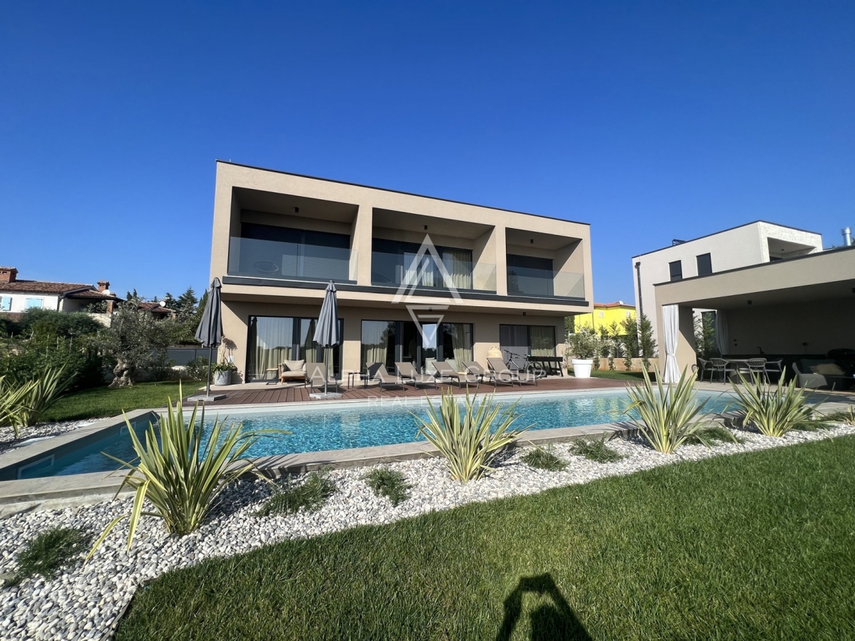 Poreč (7 km): Nuova casa in vendita vicino al mare!