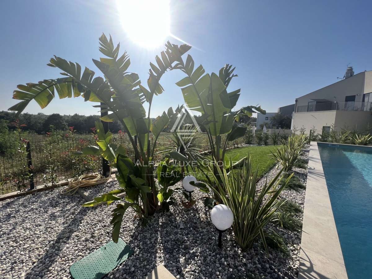 Poreč (7 km): Nuova casa in vendita vicino al mare!