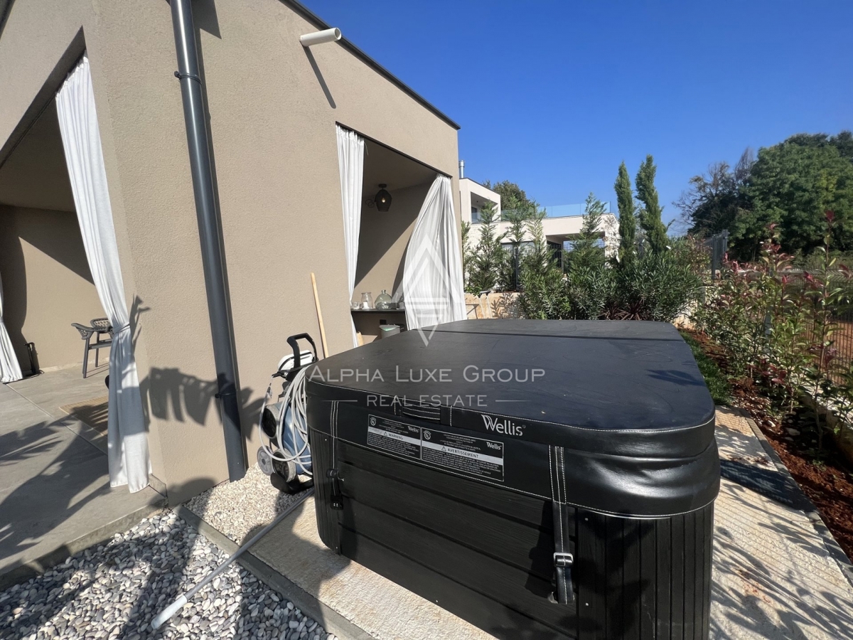 Poreč (7 km): Nuova casa in vendita vicino al mare!