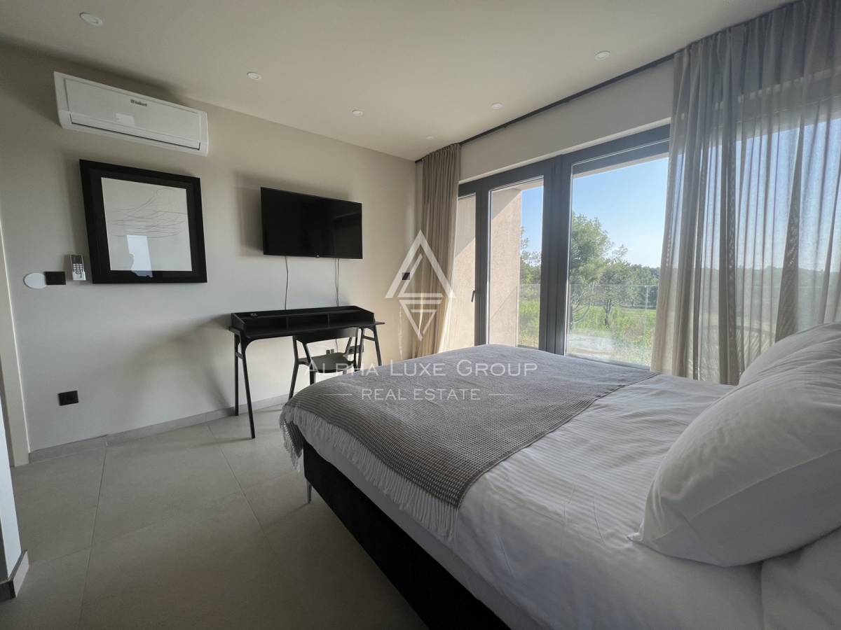 Poreč (7 km): Nuova casa in vendita vicino al mare!