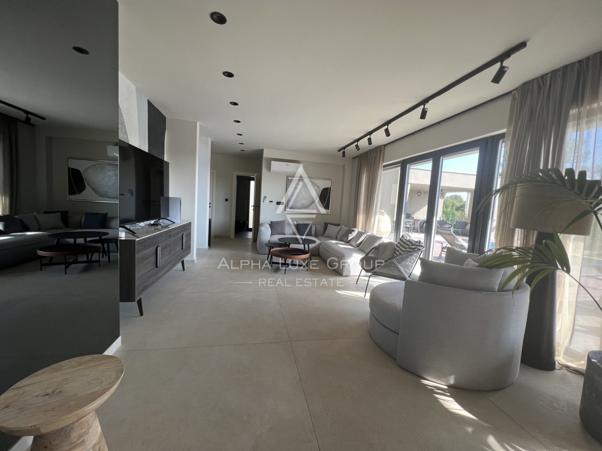 Poreč (7 km): Nuova casa in vendita vicino al mare!