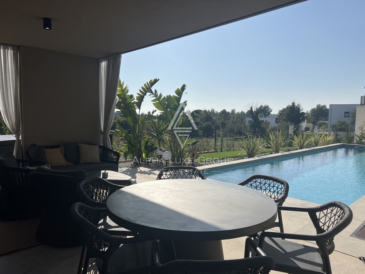 Poreč (7 km): Nuova casa in vendita vicino al mare!