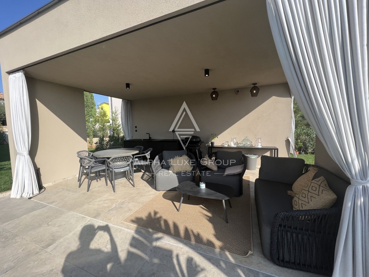 Poreč (7 km): Nuova casa in vendita vicino al mare!