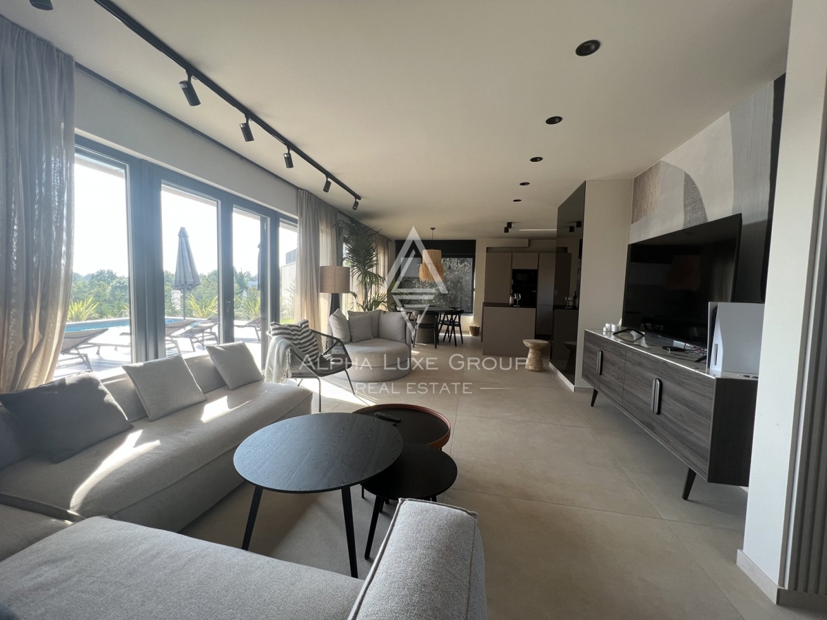 Poreč (7 km): Nuova casa in vendita vicino al mare!