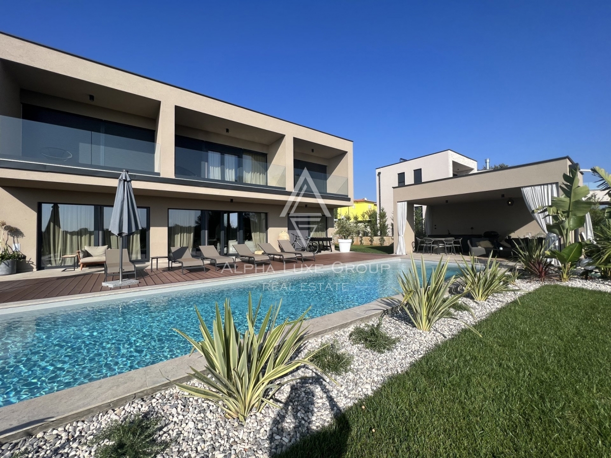 Poreč (7 km): Nuova casa in vendita vicino al mare!