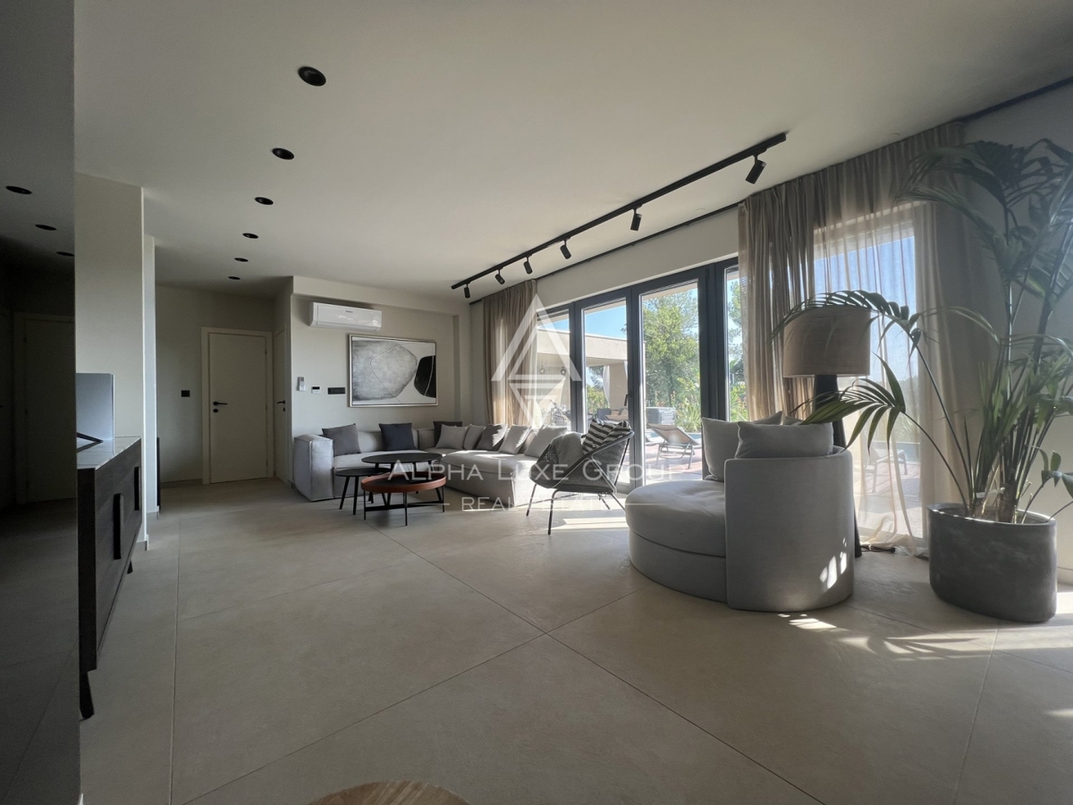 Poreč (7 km): Nuova casa in vendita vicino al mare!