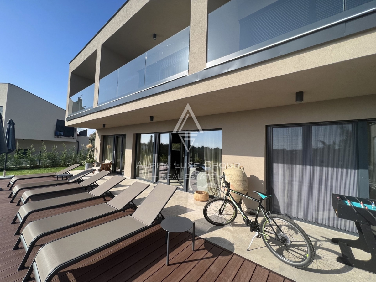 Poreč (7 km): Nuova casa in vendita vicino al mare!