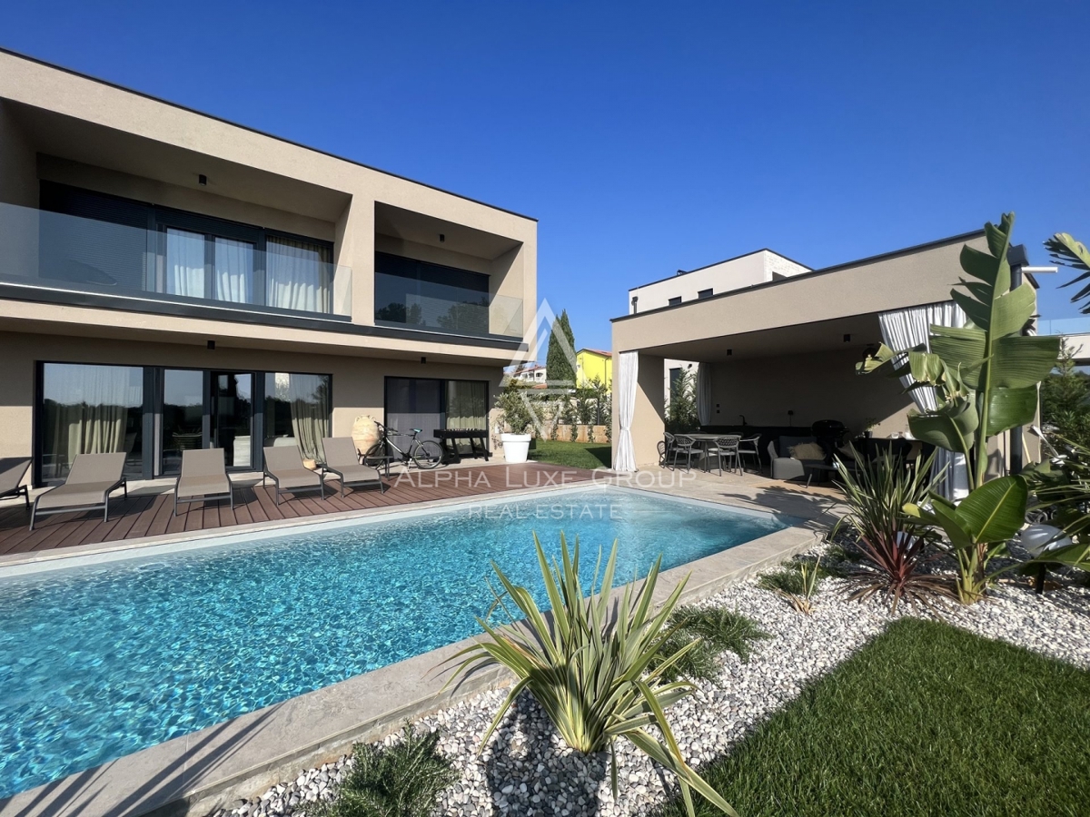 Poreč (7 km): Nuova casa in vendita vicino al mare!