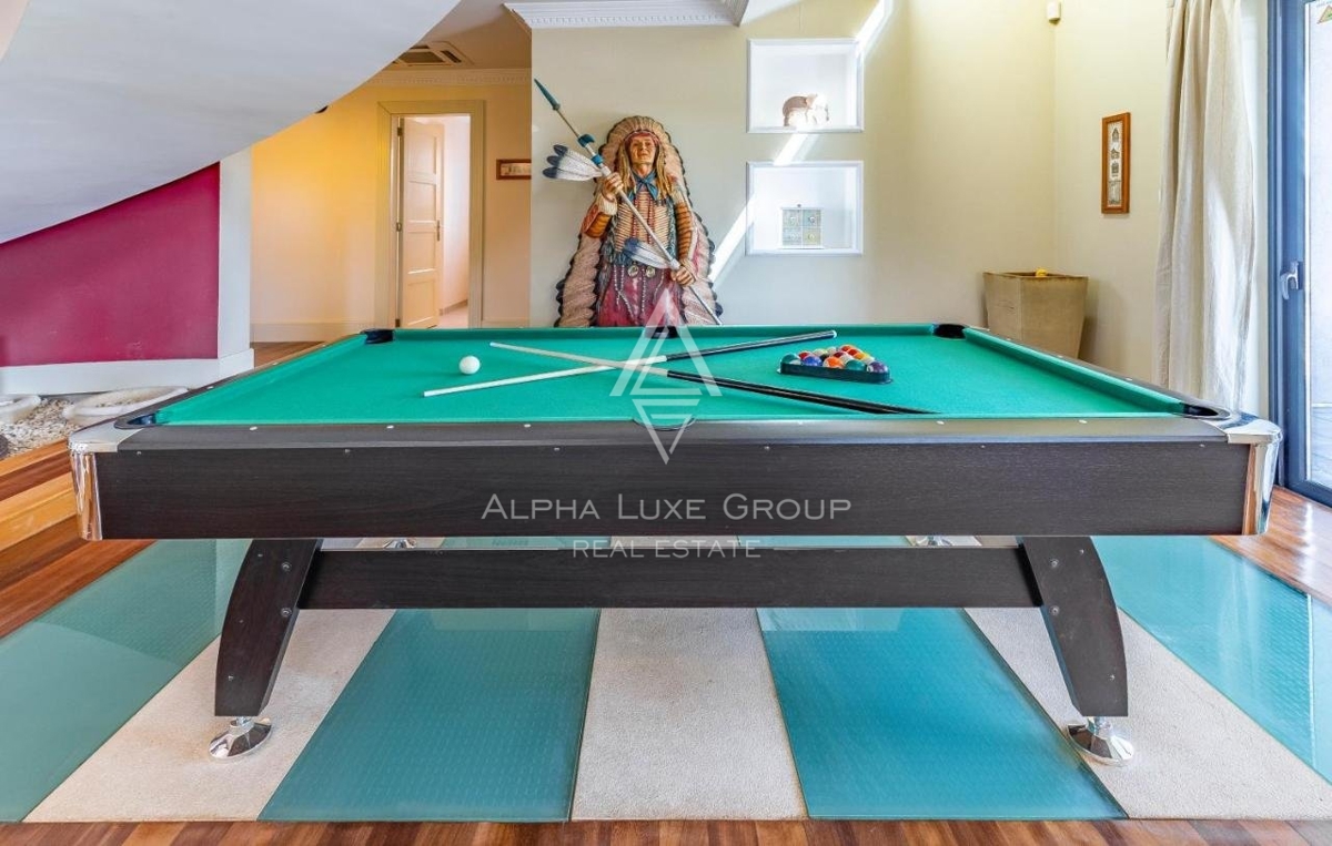 Villa esclusiva su un bellissimo giardino a 300 m dal mare, Medolino ISTRIA