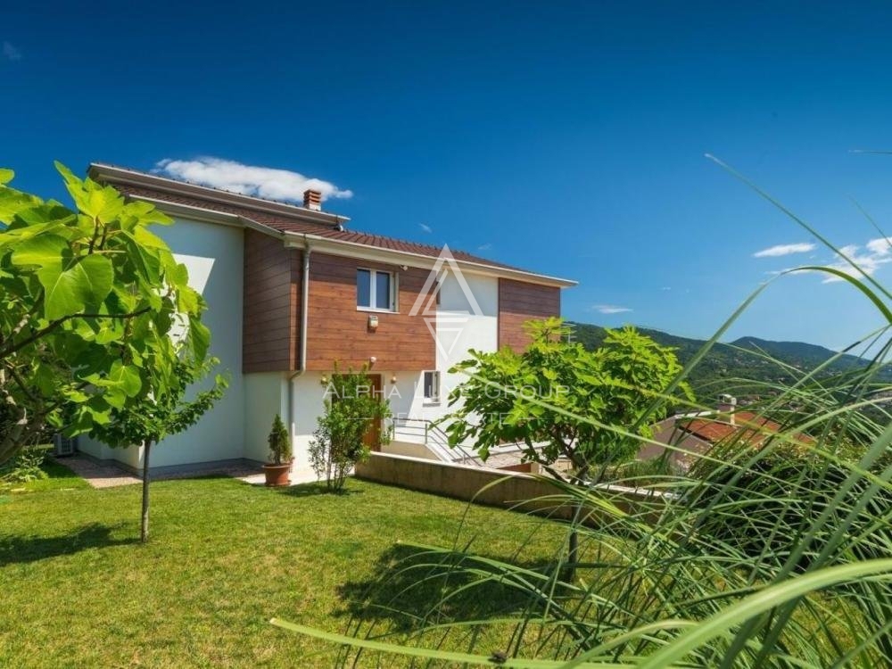 Villa di lusso con piscina e bellissimo giardino, Istria, Opatija