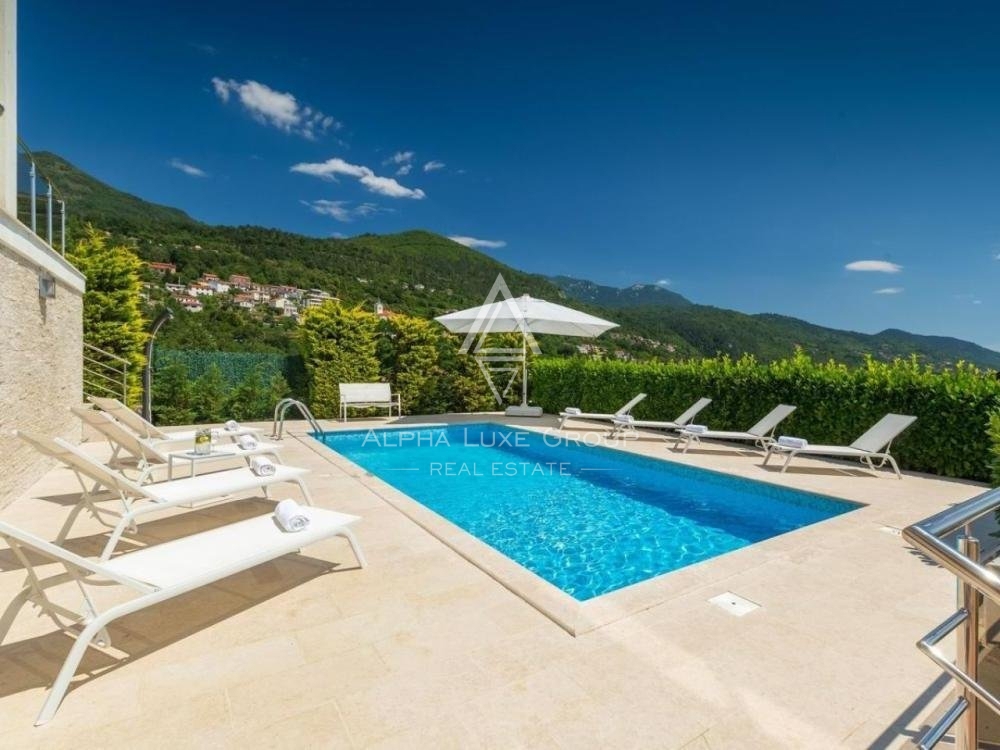 Villa di lusso con piscina e bellissimo giardino, Istria, Opatija