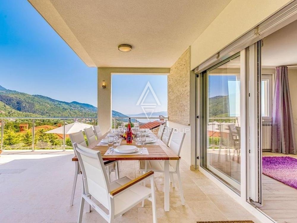 Villa di lusso con piscina e bellissimo giardino, Istria, Opatija