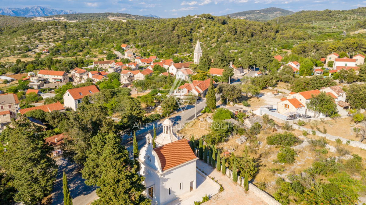 Brač, Dalmazia : Splendida villa in pietra con piscina