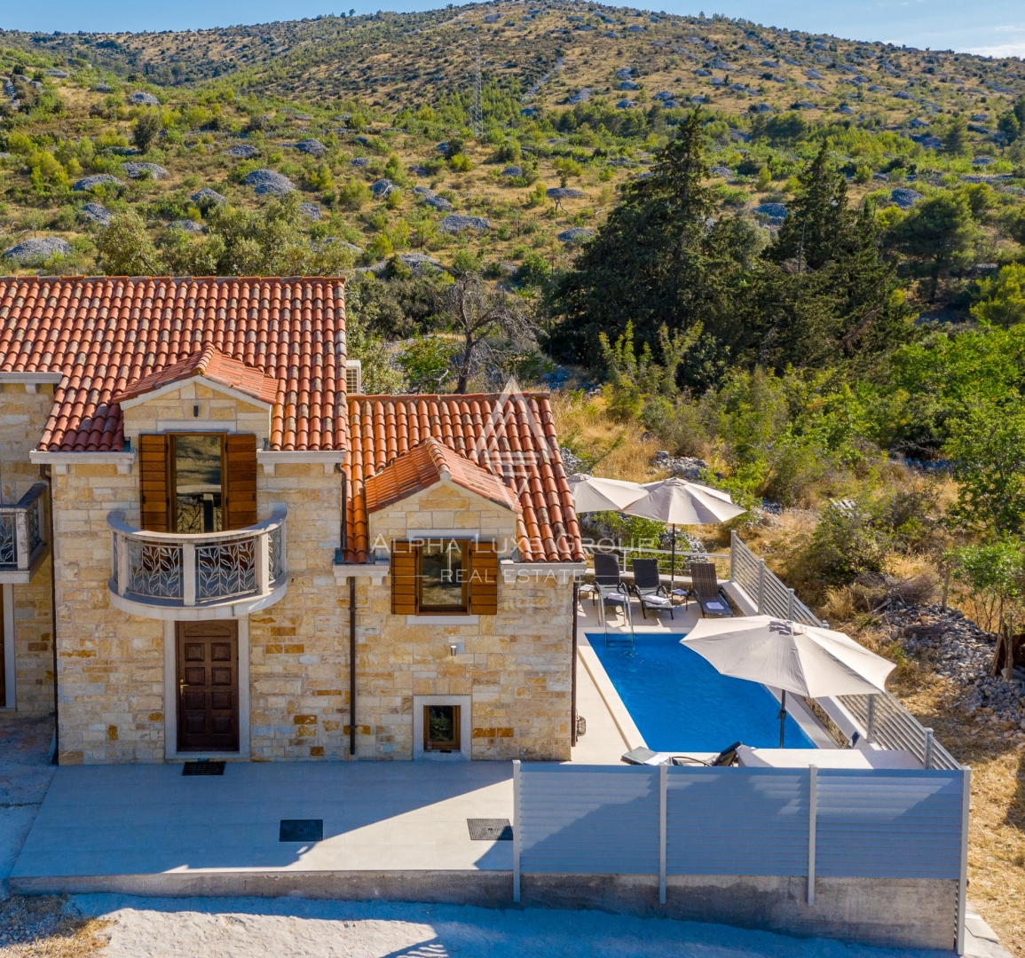 Brač, Dalmazia : Splendida villa in pietra con piscina