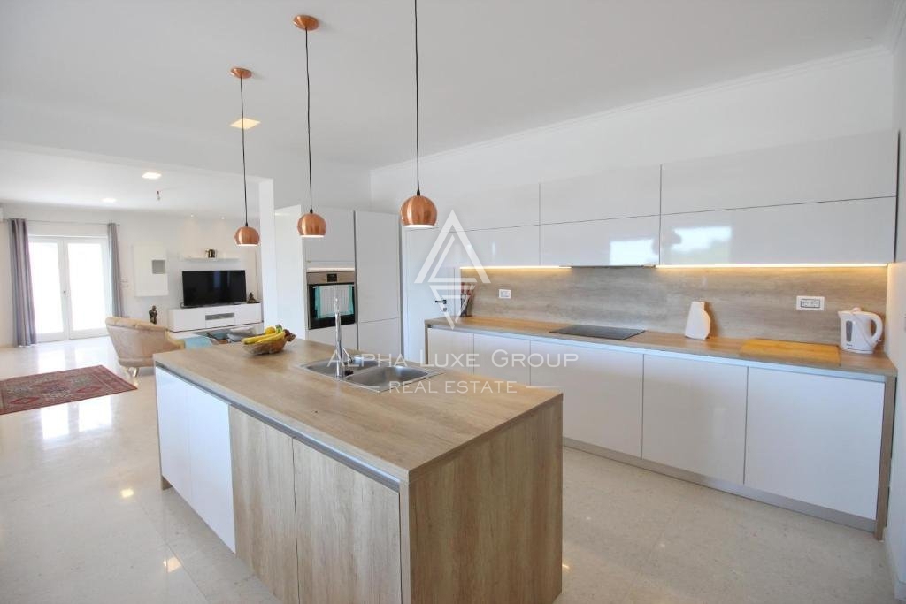 Bella villa con ampio giardino e piscina, Istria, Parenzo