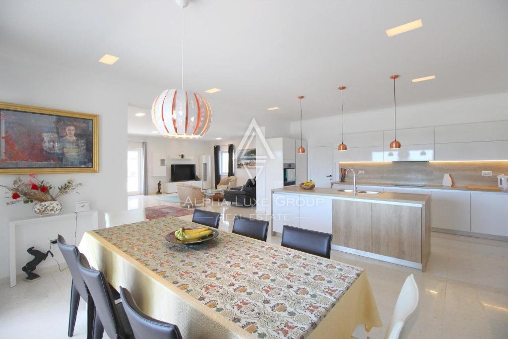 Bella villa con ampio giardino e piscina, Istria, Parenzo