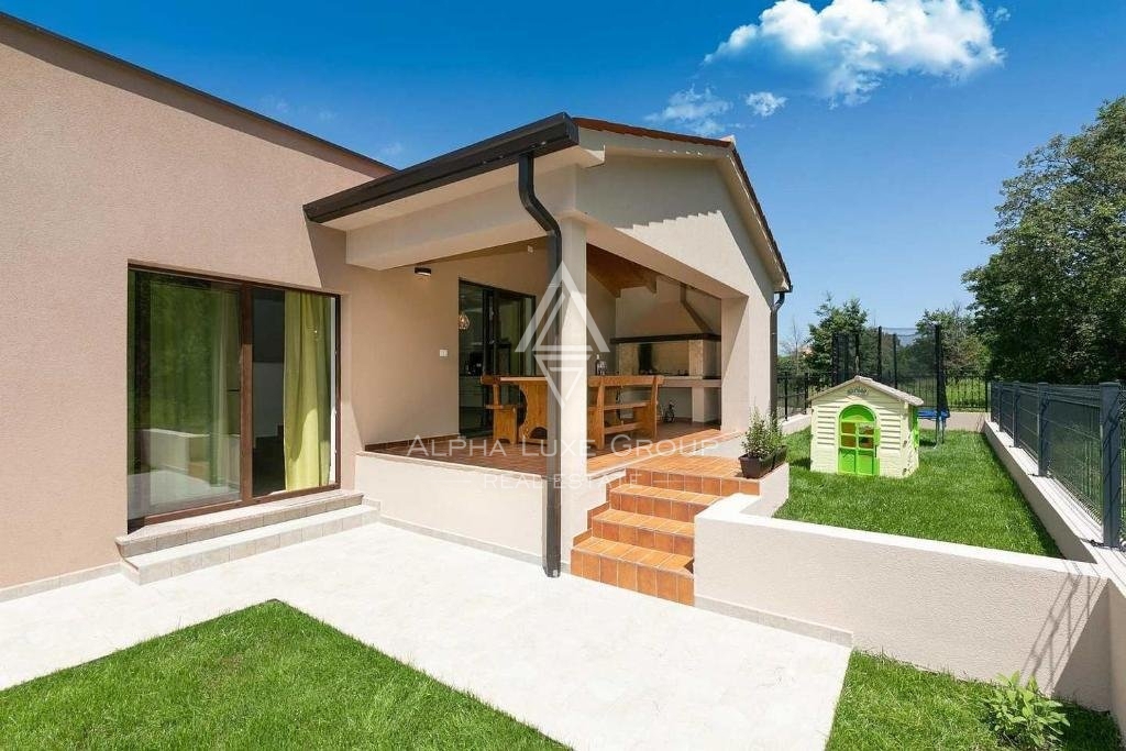 Casa moderna con piscina e vista aperta, Istria, Labin