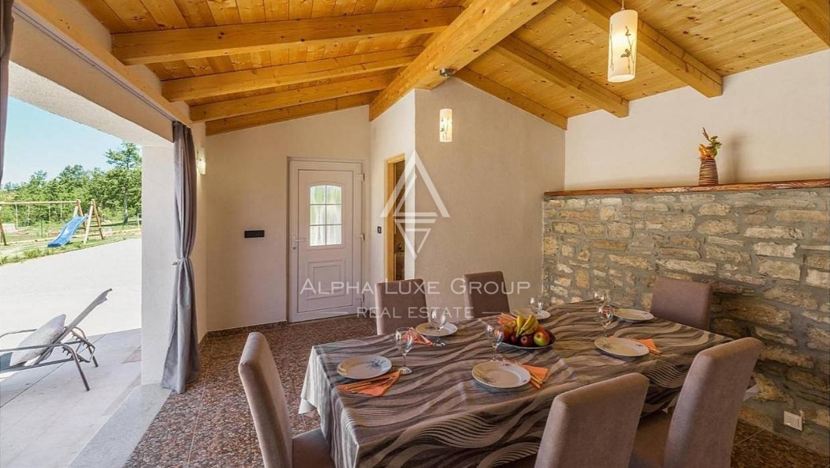 Bella casa indigena in pietra, Istria, Parenzo