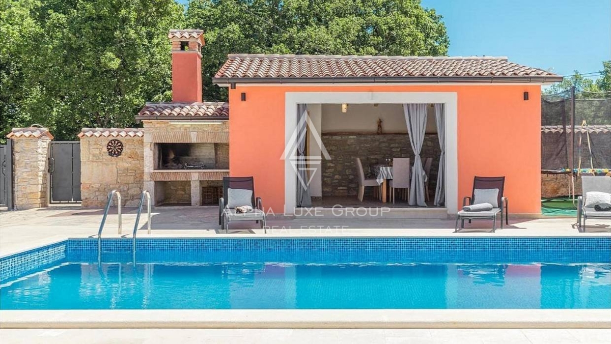 Bella casa indigena in pietra, Istria, Parenzo