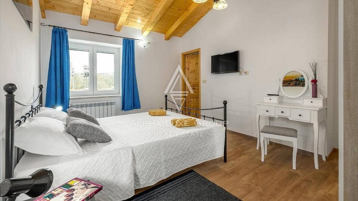 Bella casa indigena in pietra, Istria, Parenzo