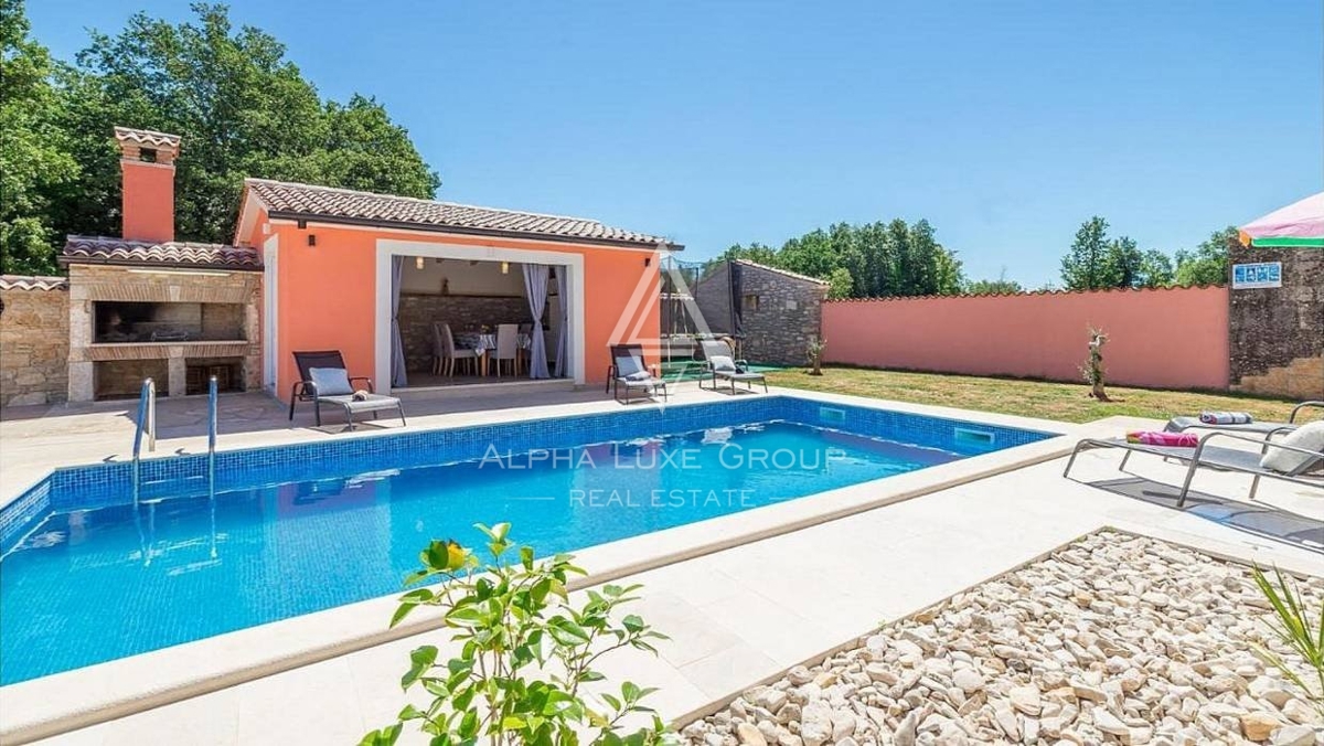 Bella casa indigena in pietra, Istria, Parenzo