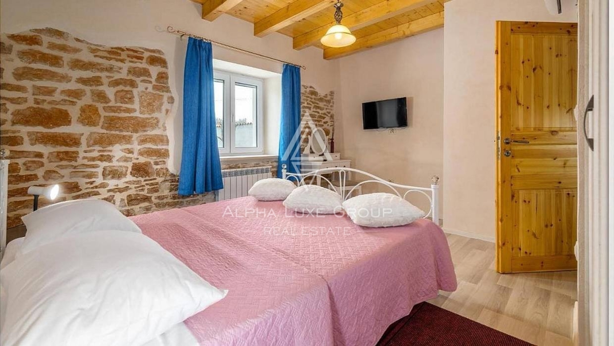 Bella casa indigena in pietra, Istria, Parenzo