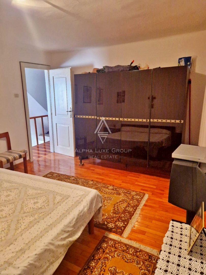 Istria, Umag, Casa con potenziale vicino al centro